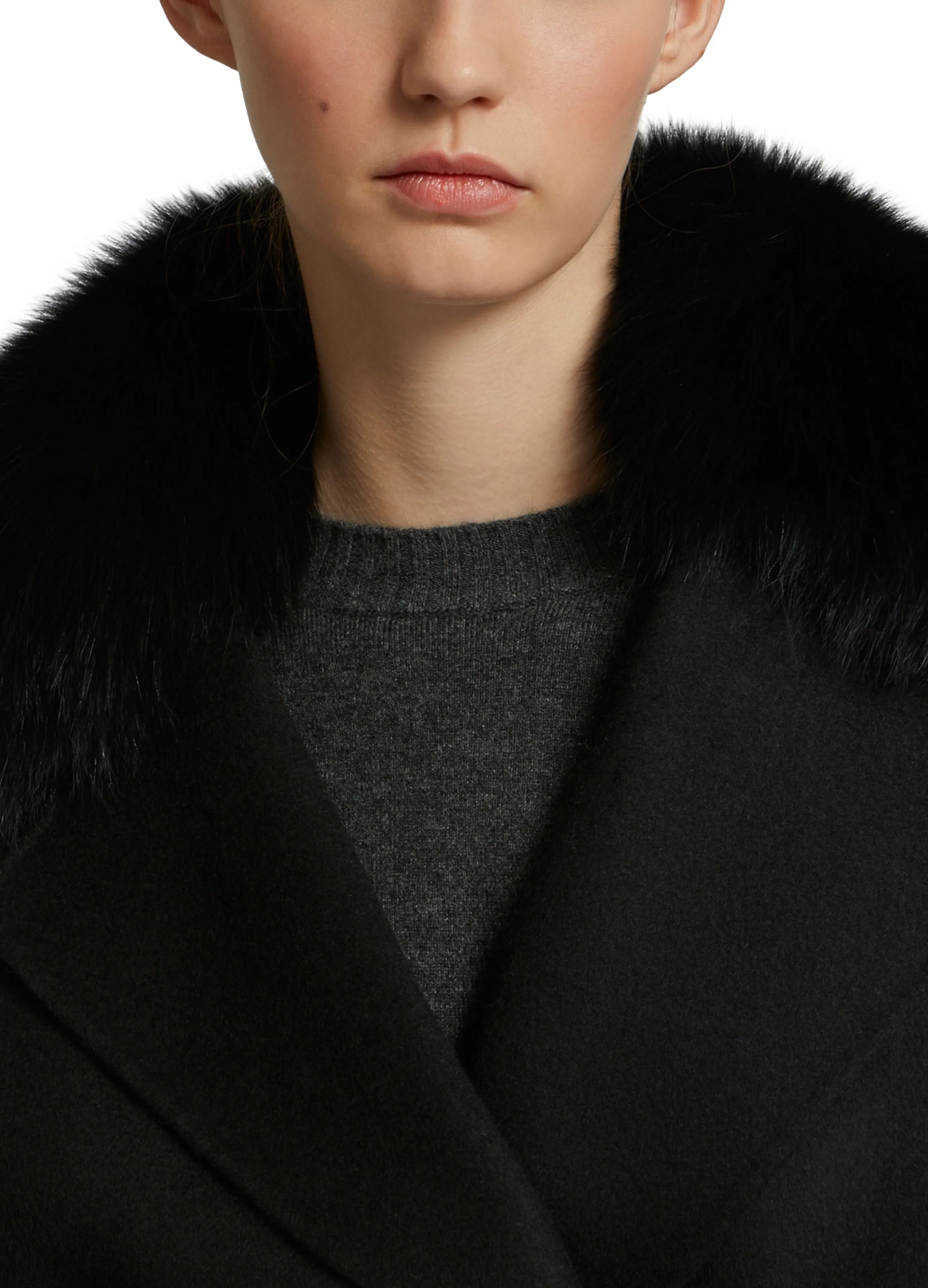 Cashmere wool peacot with fox fur collar