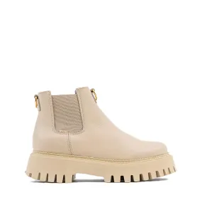 Groovy Chelsea Low Camel Boots