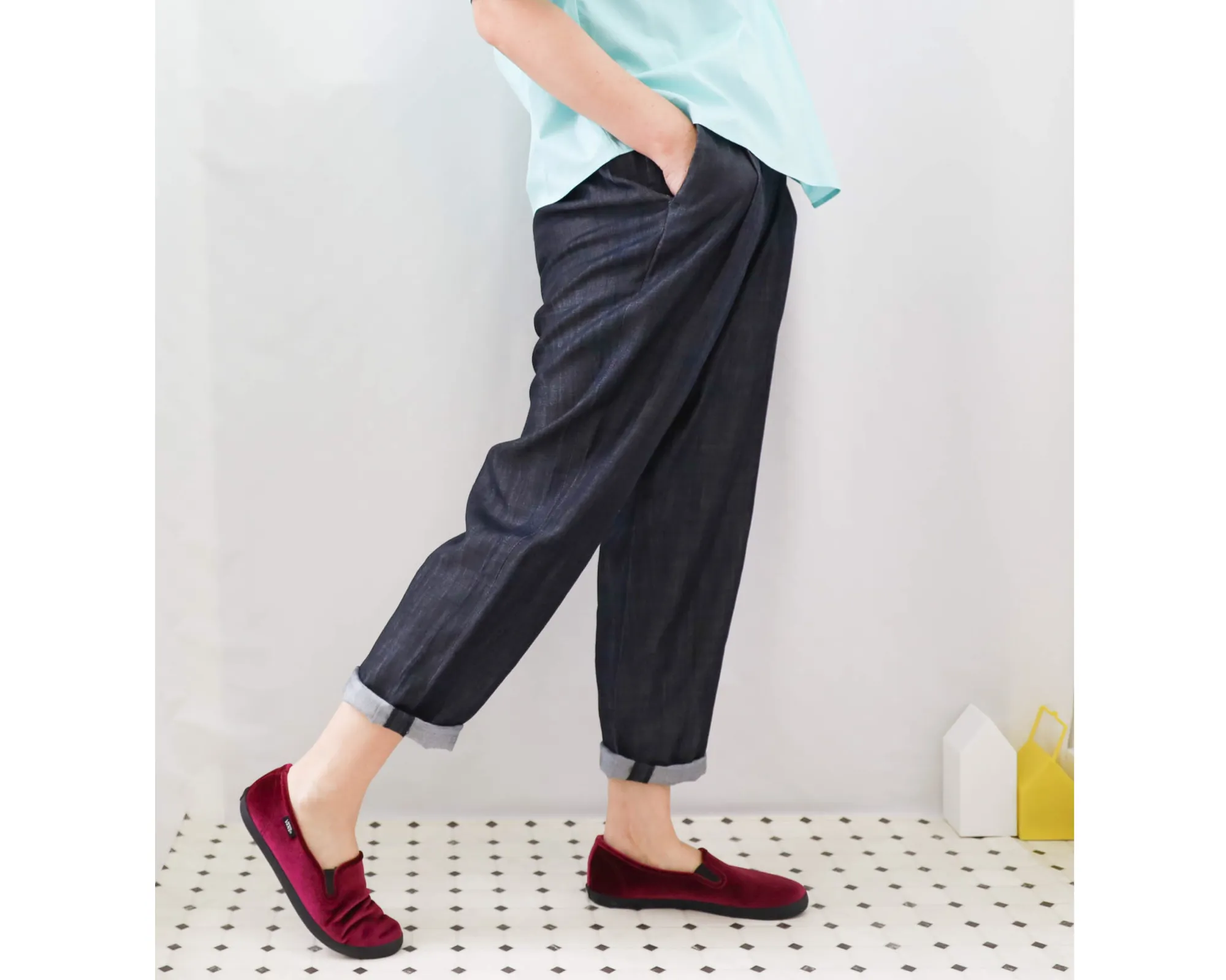 <P10D>  Soft Denim -Tapered Pants