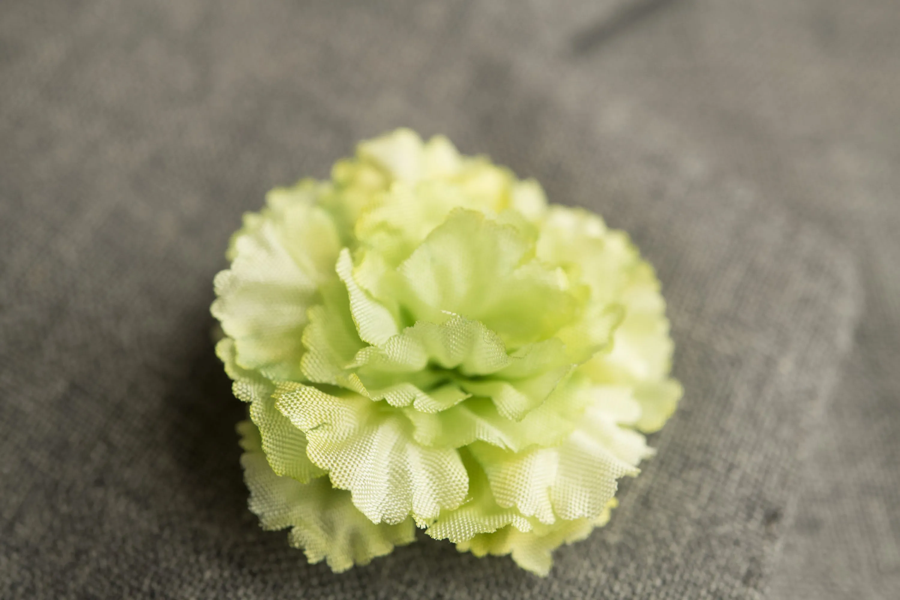 Oscar Wilde Pale Green Mini Carnation Boutonnière Flower