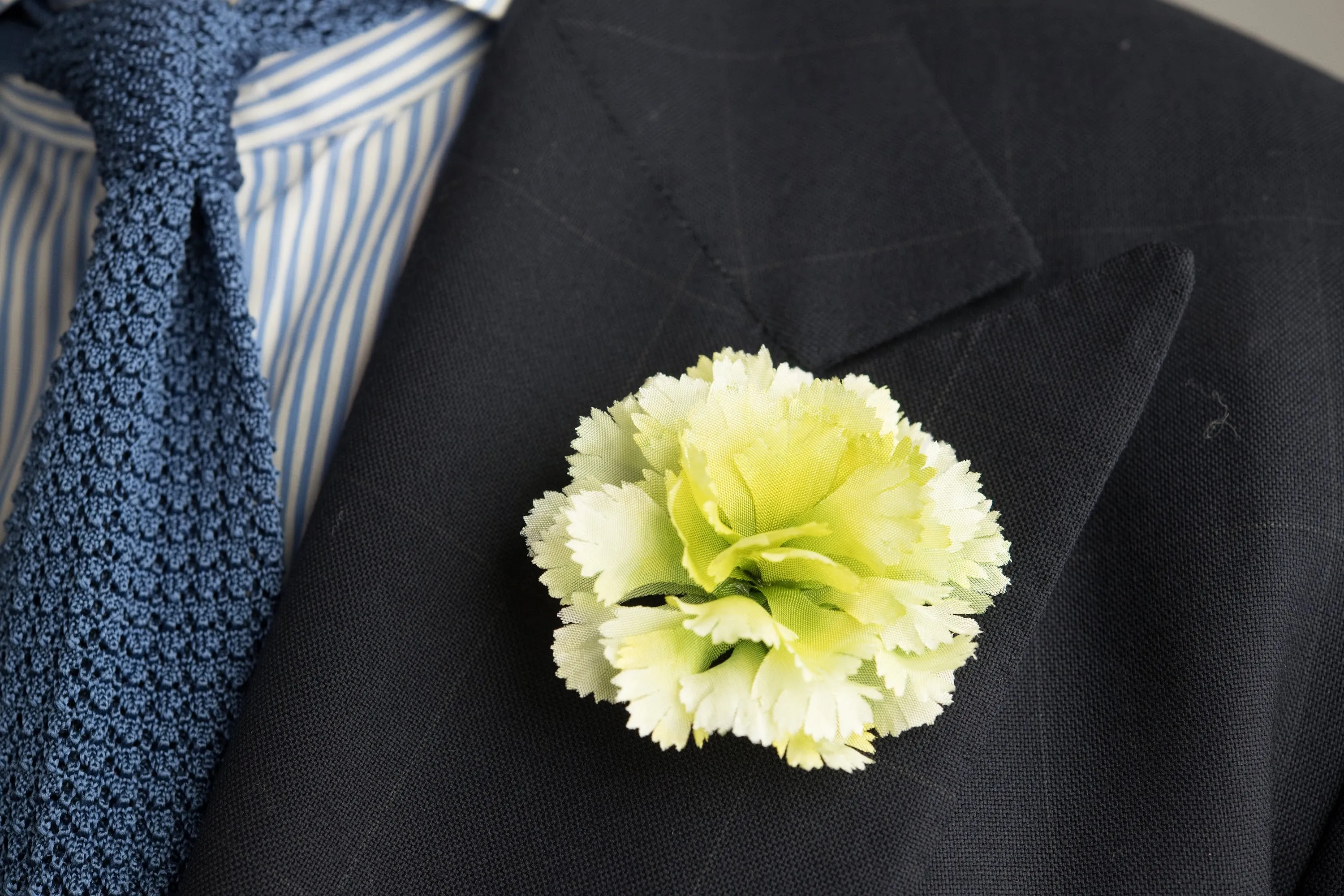 Oscar Wilde Pale Green Mini Carnation Boutonnière Flower